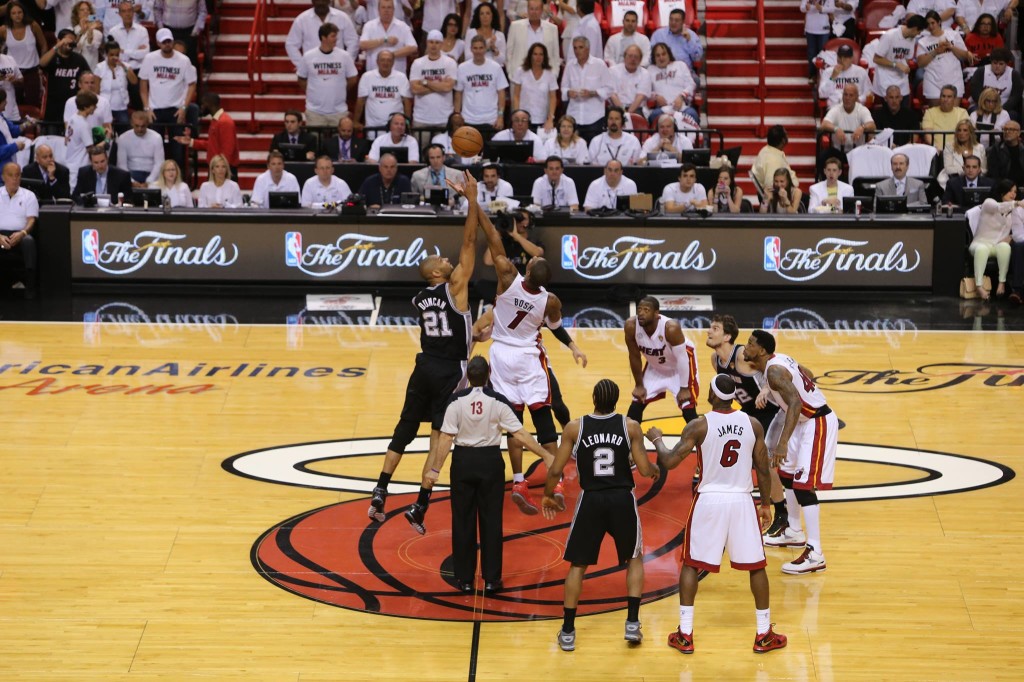 O duelo da temporada 2012/2013 foi vencido pelo Heat. FOTO: NBA