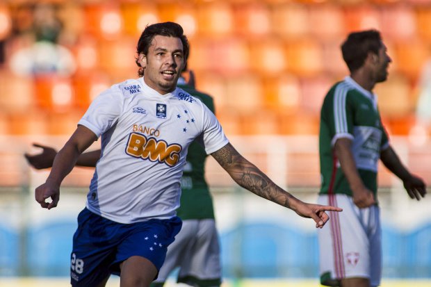 Goulart assume a artilharia isolada do Brasileirão. FOTO: Daniel Vorley / Agif Gazeta