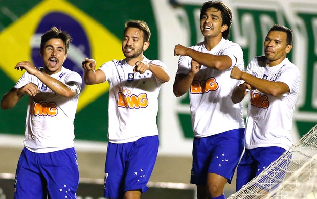 Cruzeiro vence Goiás e homenageia Tinga, que fraturou a perna. FOTO: Getty Images