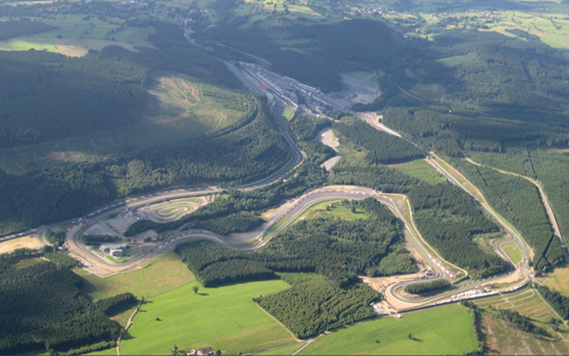 Imagem aérea do clássico circuito belga. FOTO: womotor.wordpress.com.