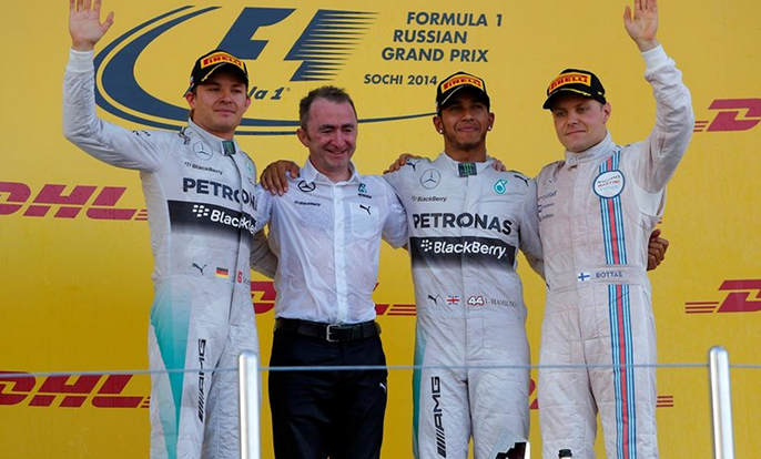 Hamilton vence a quarta corrida seguida, abre 17 pontos em relação ao seu companheiro de equipe e segundo colocado no campeonato e na corrida Nico Rosberg e a Mercedes se torna pela primeira vez campeã do mundial de construtores. Valtteri Bottas da Willians completou o pódio FOTO: formula1.com.