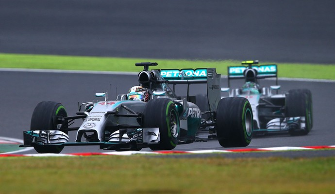 Hamilton superou novamente Rosberg e ampliou para 10 pontos sua vantagem na liderança do campeonato de pilotos. FOTO: Getty Images.