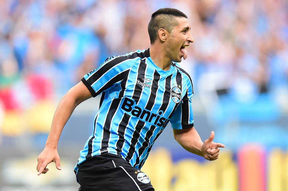 Alán Ruiz marcou dois gols no Grenal. FOTO: Vinicius Costa/ Getty Images