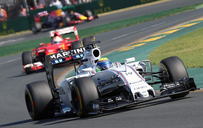 Massa perdeu o um lugar no pódio para Vettel somente após a para dos boxes de ambos. FOTO: Srdjan Suki / EFE.