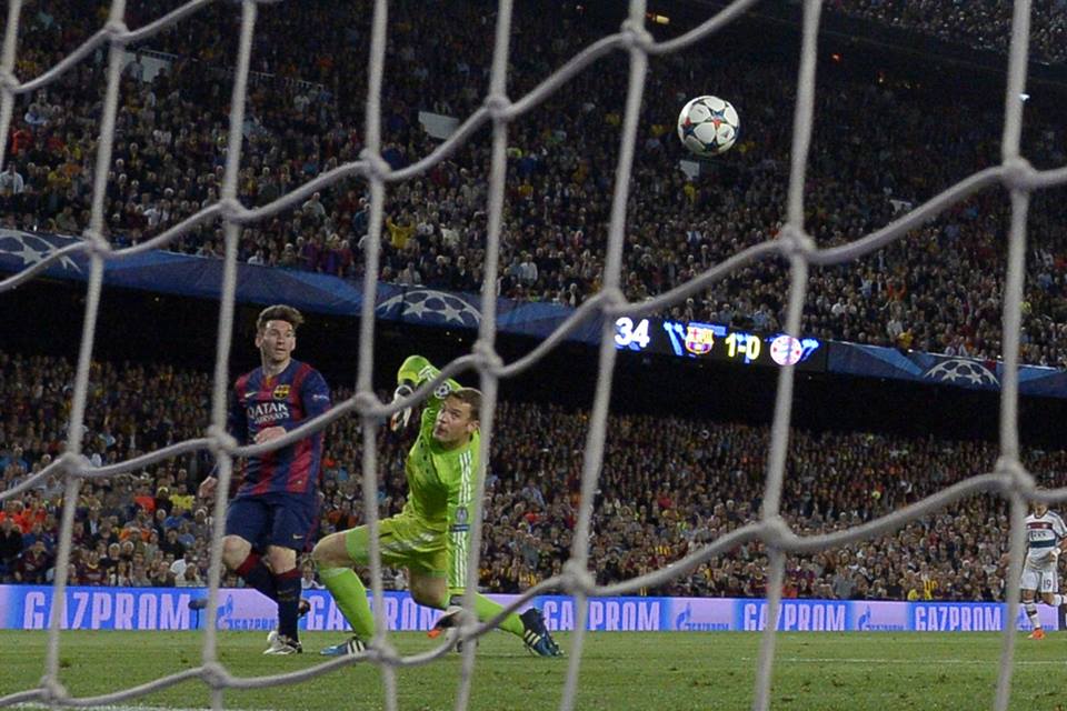 Messi vencendo o melhor goleiro do mundo, Neuer. FOTO: Barcelona