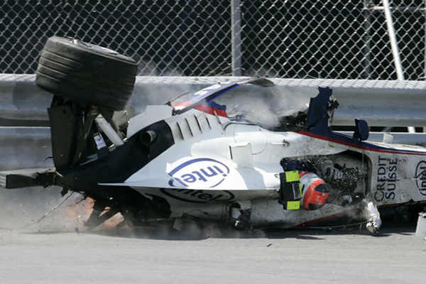 Acidente de Kubica foi um dos mais assustadores da história recente da Fórmula 1. FOTO: Reuters
