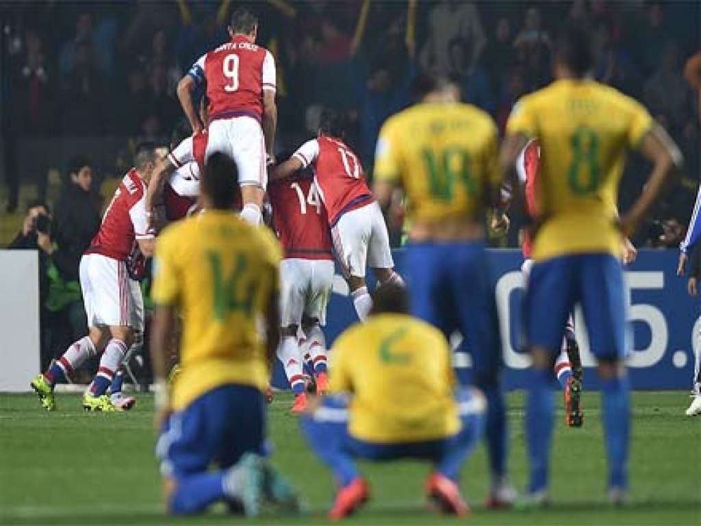 Brasil dá outro vexame e é eliminado pelo Paraguai. FOTO: AFP