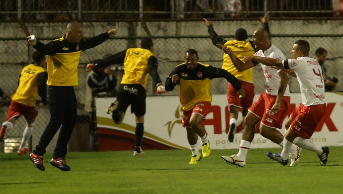 Festa dos jogadores do Vila Nova no Canindé. FOTO: Estadão Conteúdo