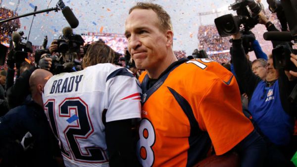 Manning leva a melhor no duelo contra Brady, valendo título do AFC. FOTO: Getty Images