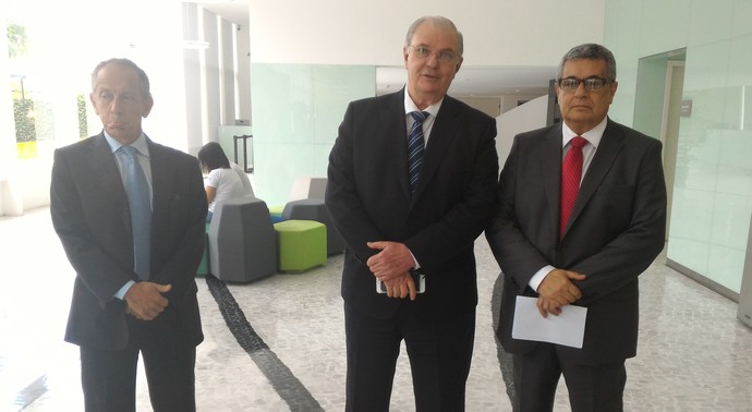 Walter Feldman, Gilvan Tavares (presidente da Liga) e Rubens Lopes após reunião na CBF. FOTO: Vicente Seda
