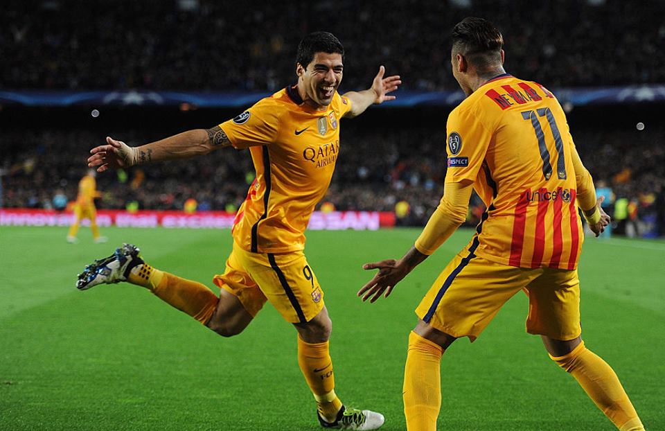 O pistoleiro Suarez vira e dá vitória ao Barça. FOTO: UEFA