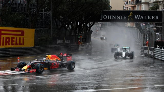 Largada do GP de Mônaco após a saída do Safety Car. FOTO: formula1.com