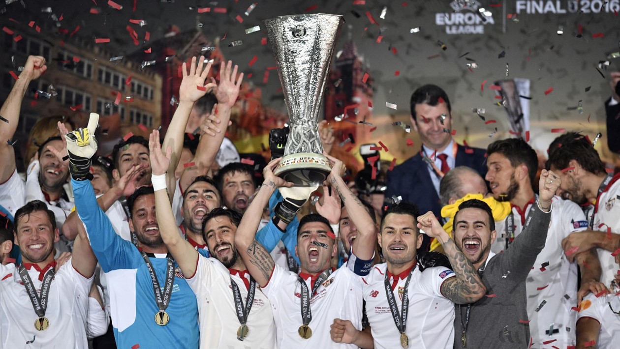 Sevilla comemora o título da Liga Europa 15/16. FOTO: UEFA