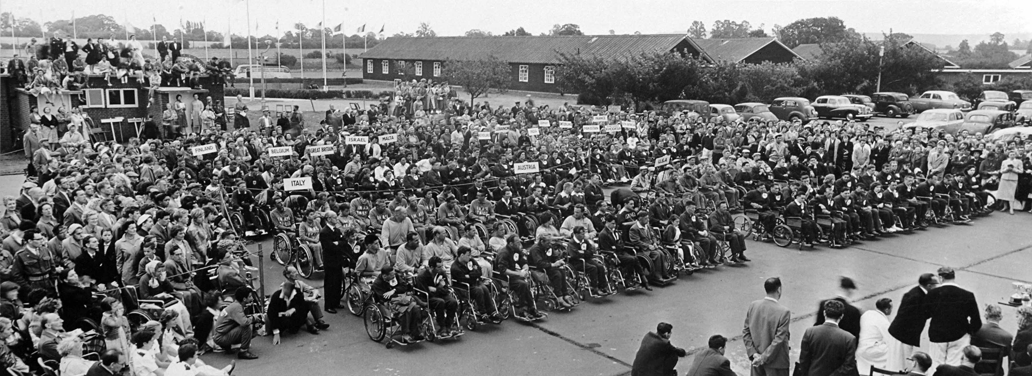 Cerimônia de encerramento dos Jogos Internacionais de Stoke Mandeville International de 1962. FOTO: IPC