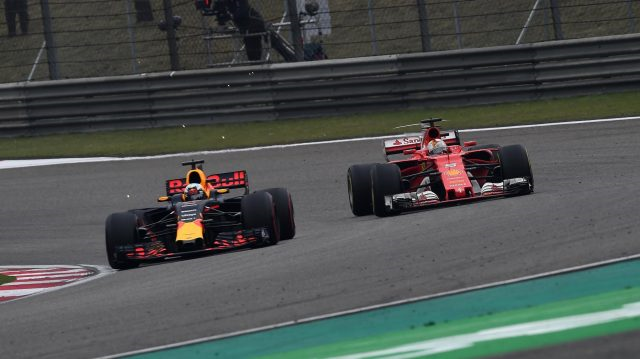 Duelo Vettel x RIcciardo