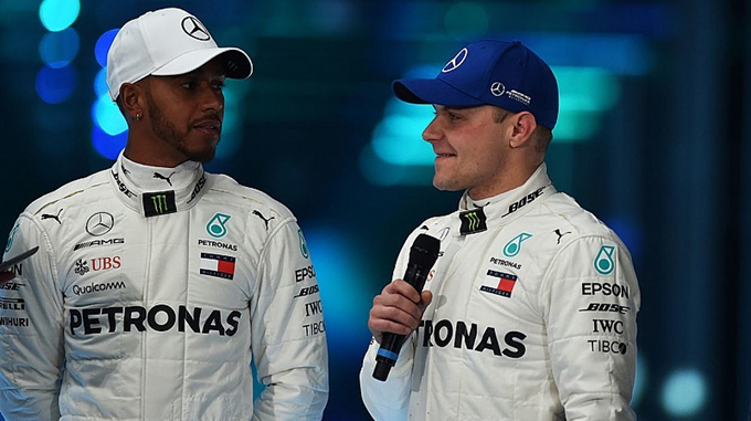 Hamilton e Bottas serão os dois pilotos da Mercedes em 2018, pela segunda temporada seguida.