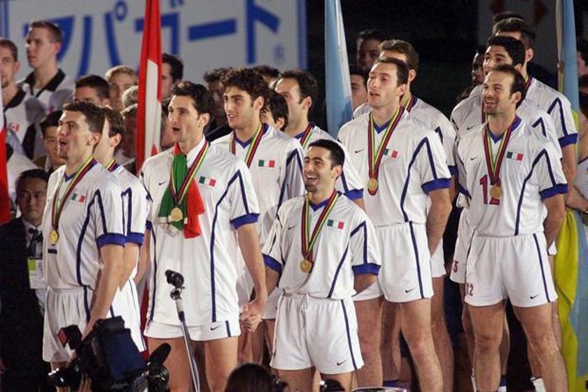 Seleção italiana tricampeã mundial de vôlei.