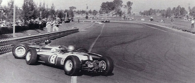 Acidente entre Hill e Bandini foi decisivo para o título de Surtees. 